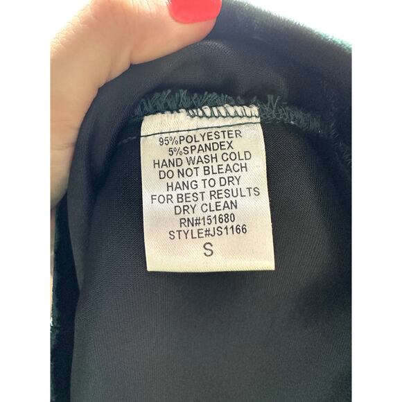 Storia Small Green Velvet Mini Skirt - Picture 4 of 4